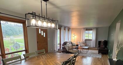 Soothing 2-bedroom house with WiFi in Butler