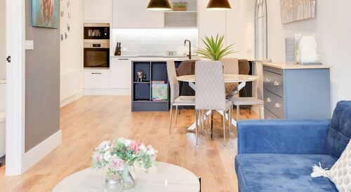 Stylish & Modern 1BR City Centre Nr Cliffs Pavillion by Luxiety Stays