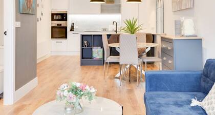 Stylish & Modern 1BR City Centre Nr Cliffs Pavillion by Luxiety Stays
