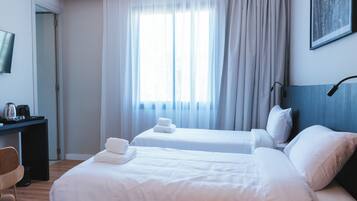 1 bedroom, desk, WiFi, bed sheets