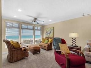 Smart TV - Beachfront, Patio, Seasonal Beach Chairs (Miramar Beach)