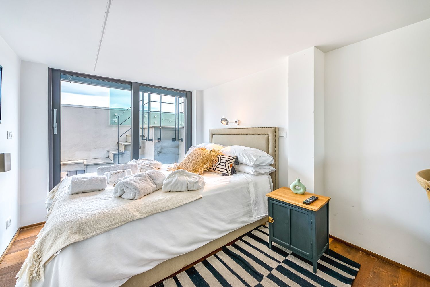 3 camere, una scrivania, ferro/asse da stiro, Wi-Fi