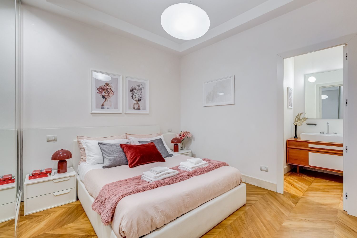 2 chambres, fer et planche à repasser, Wi-Fi, draps fournis
