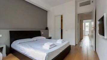 2 Schlafzimmer, Bügeleisen/Bügelbrett, Bettwäsche