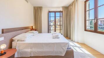 1 Schlafzimmer, BĂŒgeleisen/BĂŒgelbrett, Internetzugang, BettwĂ€sche