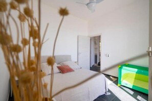 2 makuuhuonetta, silitysrauta/-lauta, Wi-Fi, vuodevaatteet