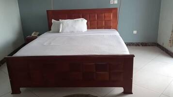 Desk, laptop workspace, iron/ironing board, free WiFi