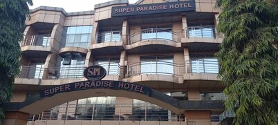 Super Paradise Hotel  
