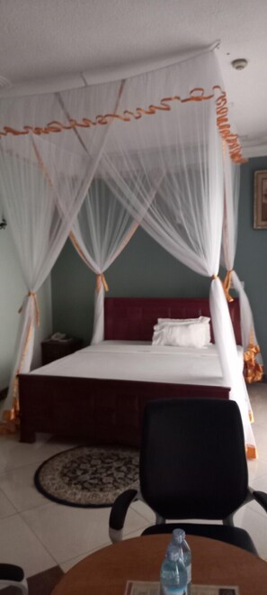 Individually decorated, desk, laptop workspace, iron/ironing board - Super Paradise Hotel   (Kampala)