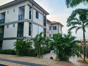 Exterior - SM Premier Hotel  (Prampram)