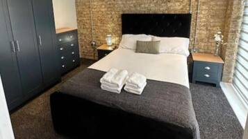 2 bedrooms, iron/ironing board, travel crib, free WiFi