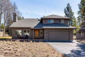 Exterior - NEW! 3 King Suites, Bunk/Game Room, Hot Tub, Foosball-SHAG20 (Sunriver)