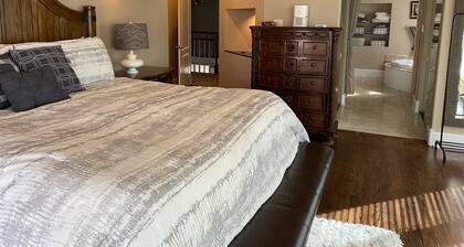 Bayou canal spacious 5-bedrm house, 1 acre Slidell, AC, WiFi