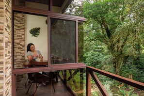 Standard-Suite, Balkon, Gartenblick | Blick auf die Berge