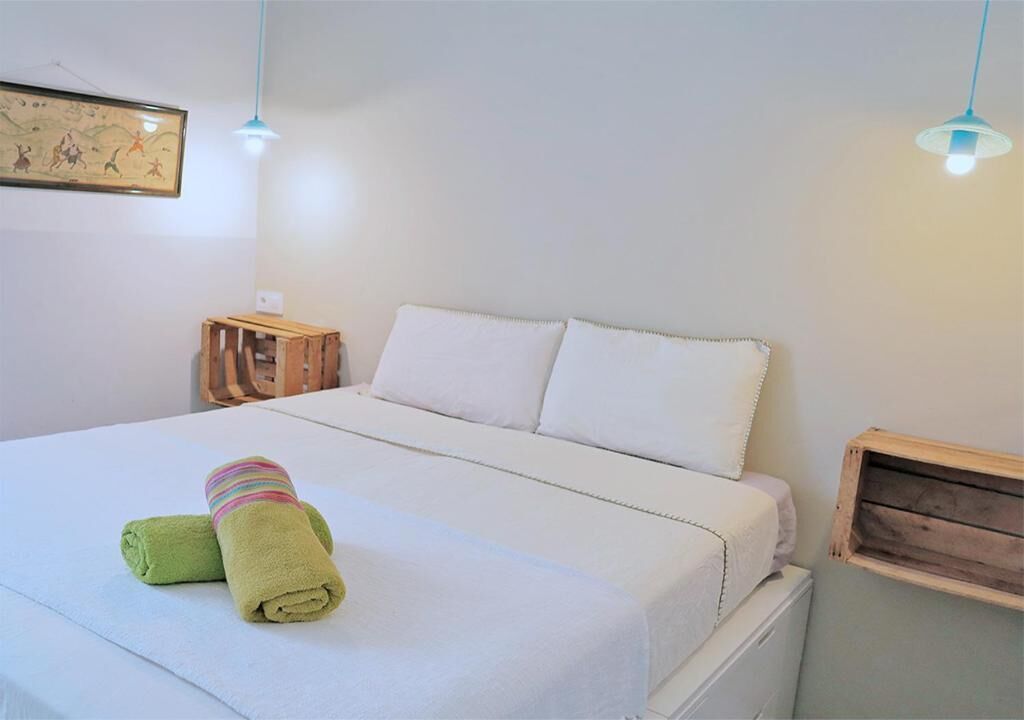 3 slaapkamers, een strijkplank/strijkijzer, wifi, beddengoed