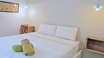3 slaapkamers, een strijkplank/strijkijzer, wifi, beddengoed