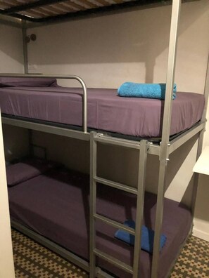 3 bedrooms, iron/ironing board, WiFi, bed sheets - Beach Front, Sea Views - Fist Line Entire Flat 3bedrooms- 2.5 bath (Vilanova i la Geltrú)