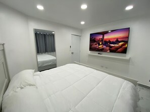 Iron/ironing board, WiFi - The Sapphire Suite DR (Sosúa)