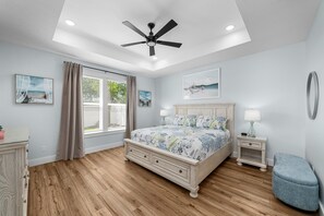 3 bedrooms, iron/ironing board, free WiFi, bed sheets - ENTIRE HOME For FAMILY VACATION! West End PCB, Easy 5 Min Walk to Beach (Panama City Beach)