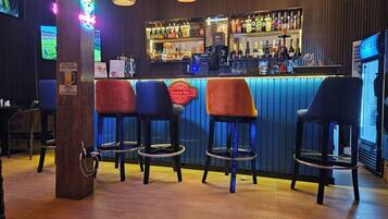 Päivittäinen mannermainen aamiainen (10 USD per henkilö)