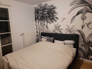 2 makuuhuonetta, silitysrauta/-lauta, Wi-Fi, vuodevaatteet