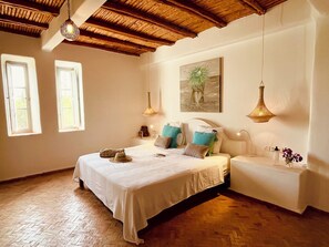 7 habitaciones, tabla de planchar con plancha, wifi y ropa de cama