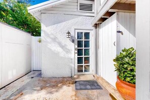 Exterior detail - Welcome Matt's - Truman @ Duval | Perfect Hideaway! (Key West)