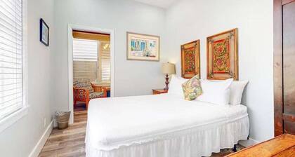 Holly's Hideaway - Truman @ Duval | Charming Hideaway Near Duval!