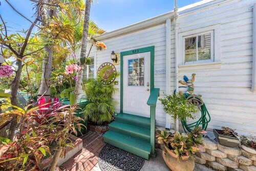 Holly's Hideaway - Truman @ Duval | Charming Hideaway Near Duval!