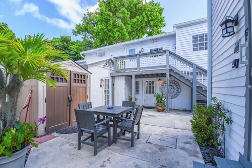 Abbey's Attic - Truman @ Duval | Cozy Getaway in the Heart of Key West