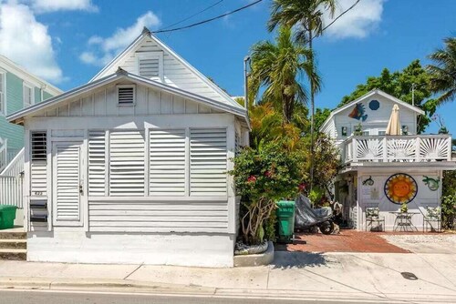 Scott's Cottage - Truman @ Duval | Perfect Spot in Old Town Key West!