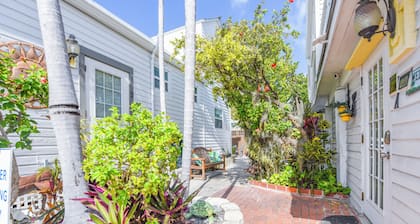 Scott's Cottage - Truman @ Duval | Perfect Spot in Old Town Key West!