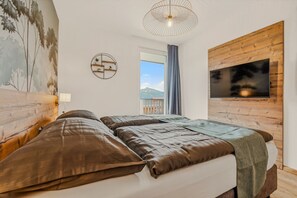 1 bedroom, travel crib, WiFi, bed sheets