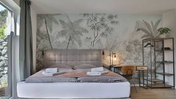 1 makuuhuone, työpöytä, silitysrauta/-lauta, vauvan matkasänky