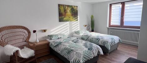 2 chambres, fer et planche à repasser, Wi-Fi, draps fournis