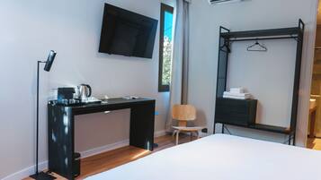 1 bedroom, in-room safe, desk, WiFi