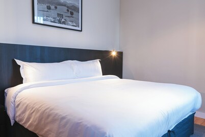 Andes room for 2 people