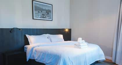 Andes room for 2 people