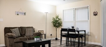 Charming 1-bedroom apartment 10 minutes from Marietta Square