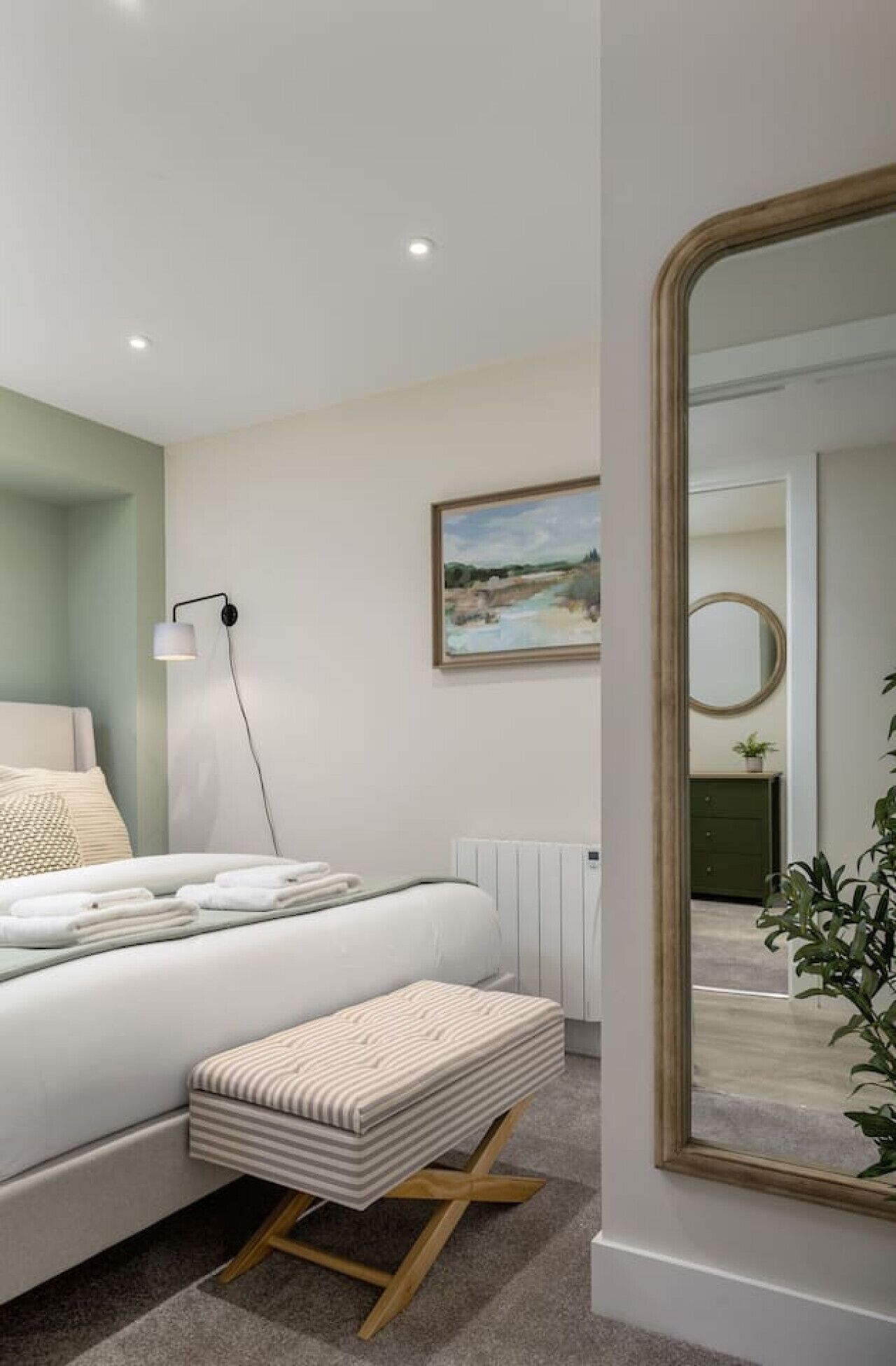 2 室のベッドルーム、アイロン / アイロン台、WiFi、ベッドシーツ