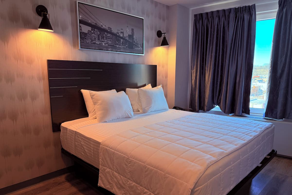 Deluxe Room, 1 King Bed