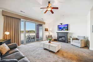 スマートテレビ、暖炉