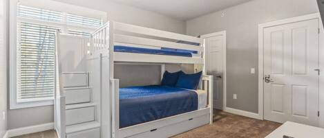 3 habitaciones, tabla de planchar con plancha y wifi gratis