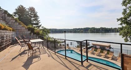 Julie's Lakefront Retreat at Delton Grand