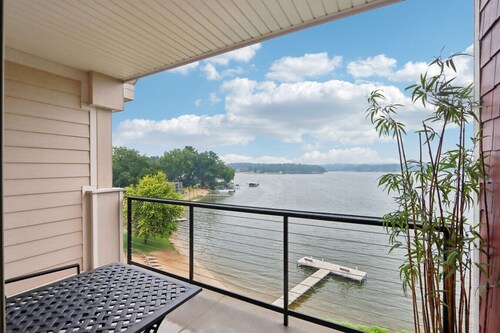 Comfy Views Condo - Delton Grand 423