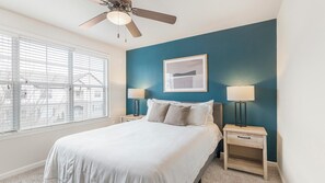 1 habitación, escritorio, tabla de planchar con plancha y wifi 