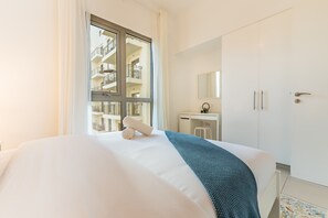 2 bedrooms, in-room safe, iron/ironing board, free WiFi - Balcony Overlooking the Swimming Pool, Just Minutes from the Park (Dubai)