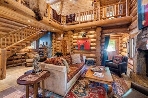Living area - Luxury Whitefish Sanctuary (Whitefish)