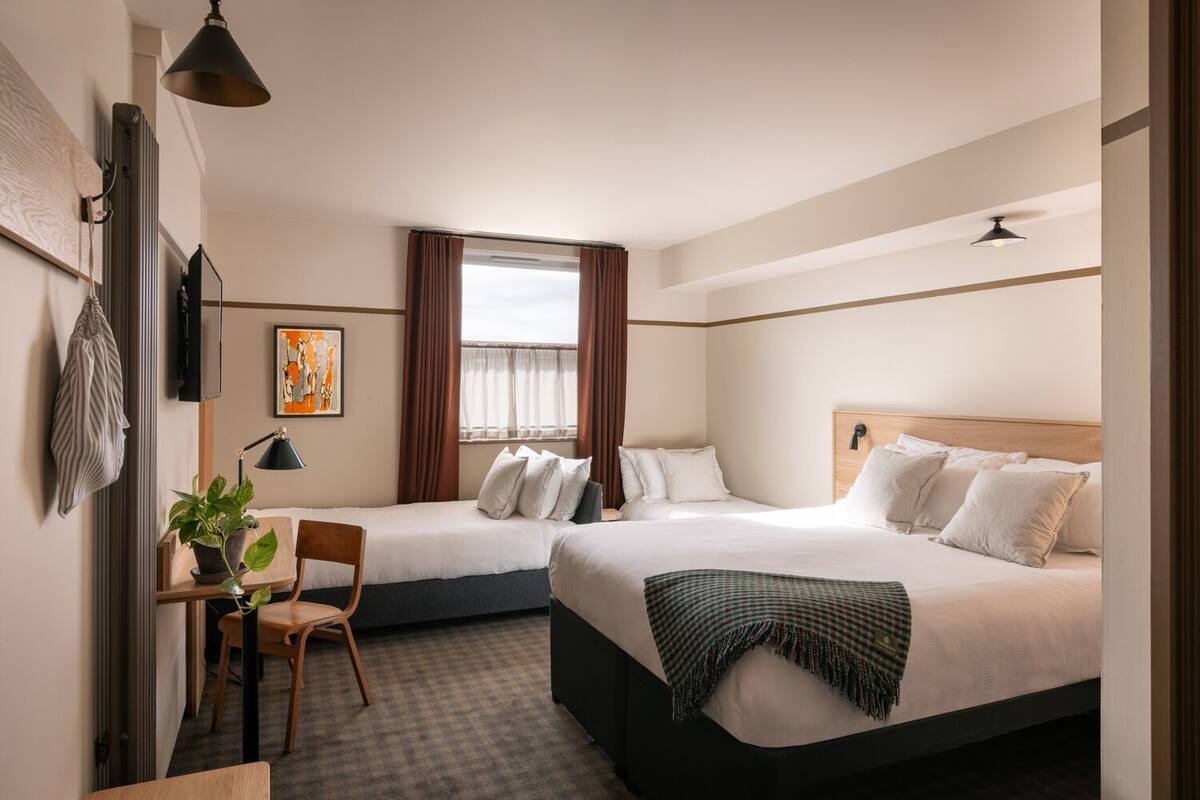 Family Quadruple Room | Iron/ironing board, WiFi (free)