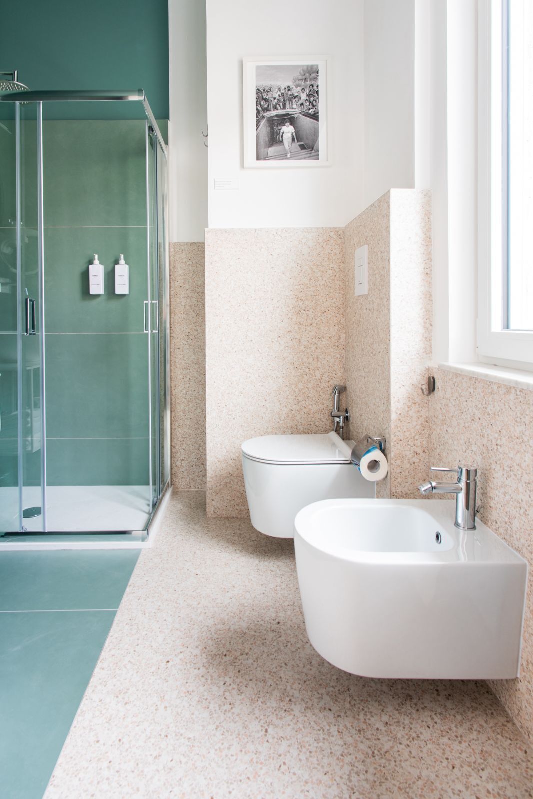 Deluxe Triple Room, Private Bathroom, City View | Badezimmer | Haartrockner, Bidet, Handtücher, Seife